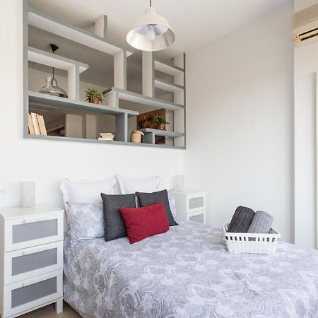 Center'S Heart Apartment Sevilla Bagian luar foto