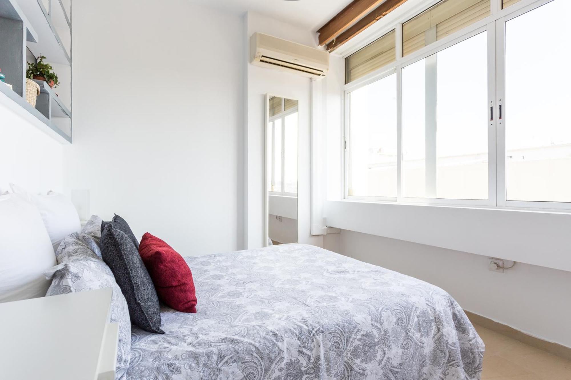 Center'S Heart Apartment Sevilla Bagian luar foto